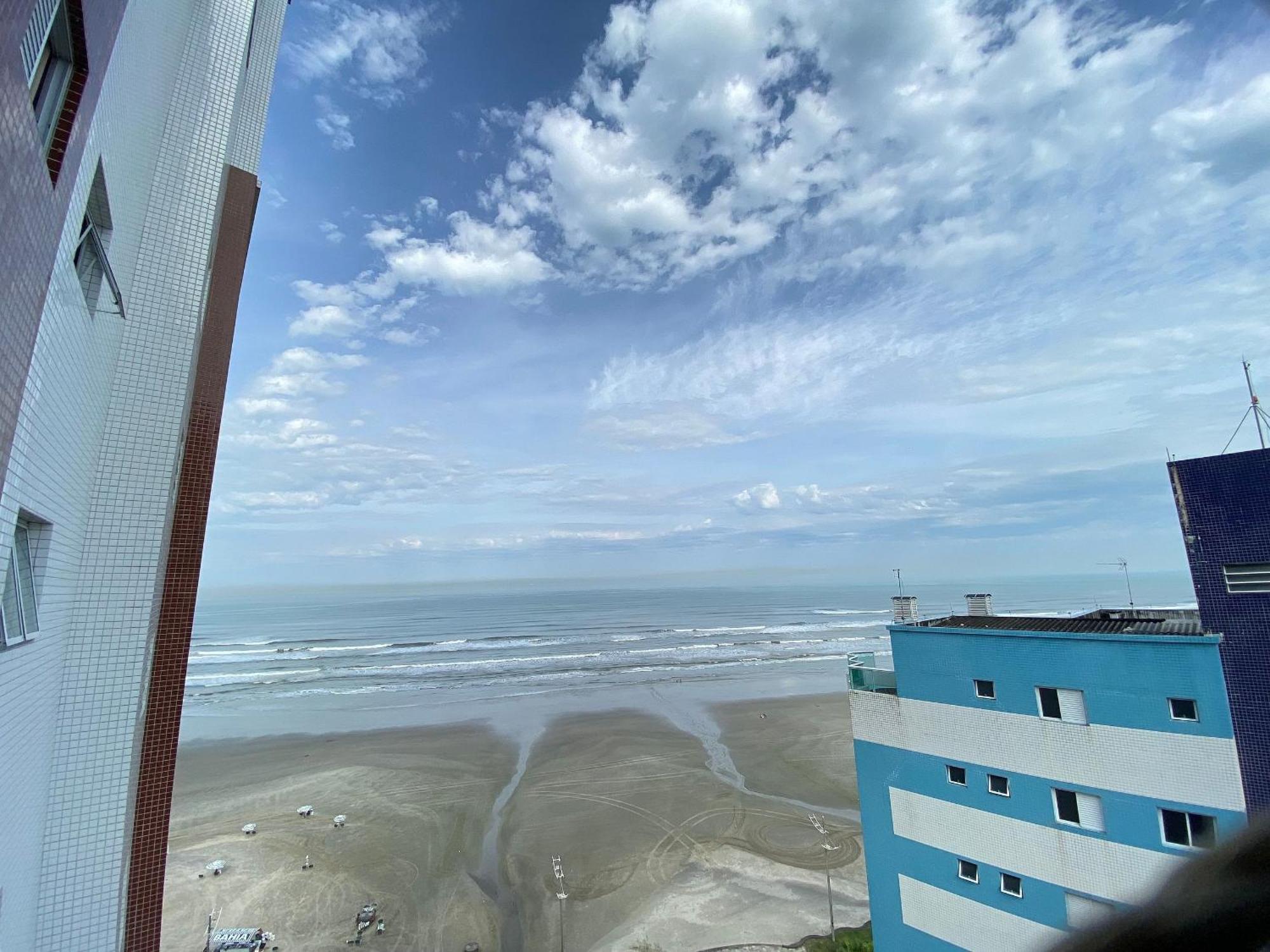 Pe Na Areia Do Maracana * Praia Grande (Santos)